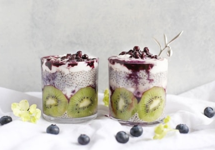 写真:キウイを使ったパフェ